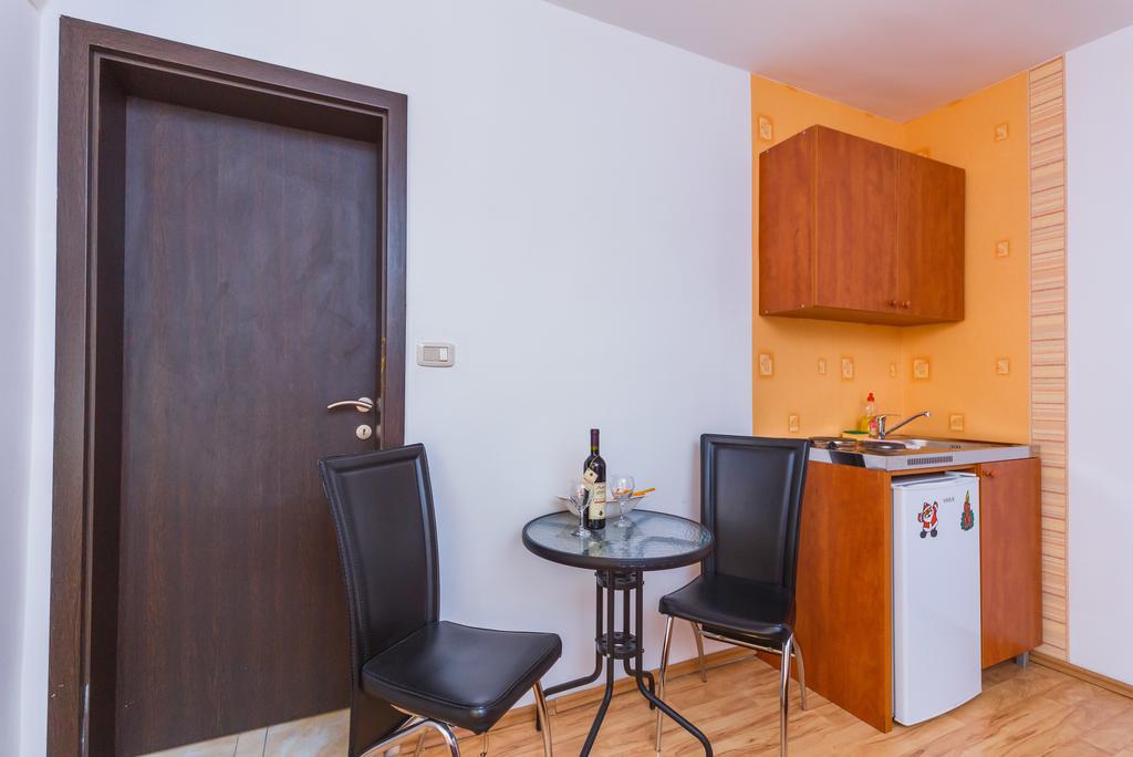 Apartment Manojlovic *